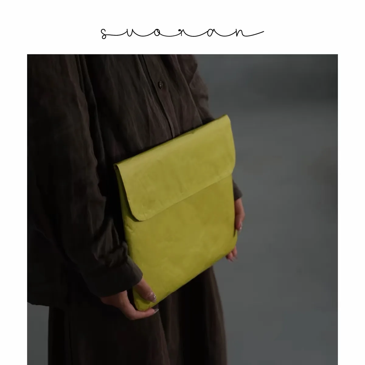 Suitable for the inner case of Macbook laptops. Made of eco-friendly washable paper, it provides shock absorption