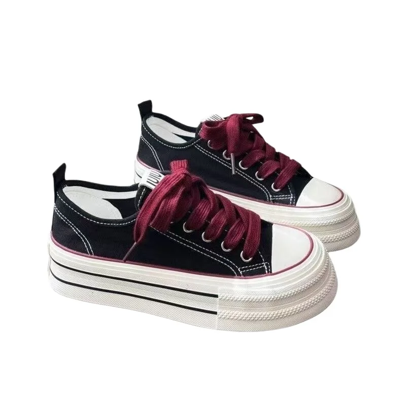 2026 Koreanische Sommer Atmungsaktive Sneaker Niedrig Geschnittene Canvas-Schuhe Damen-Style Studenten Dickboden Erhöhende Freizeit-Board-Schuhe