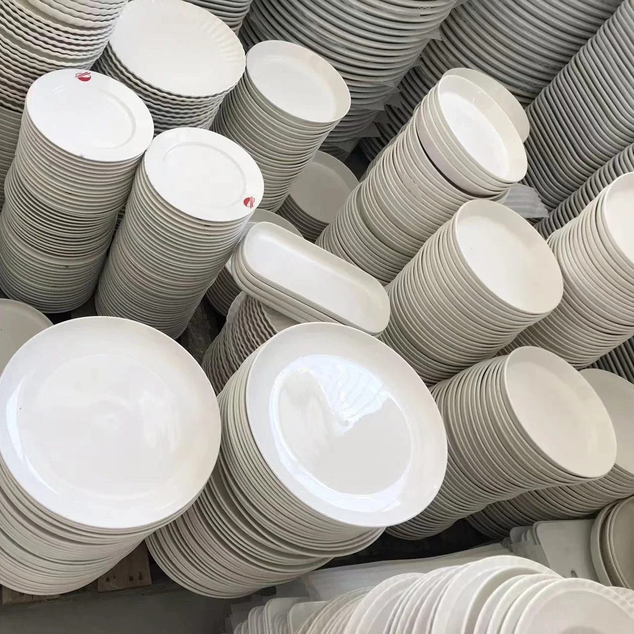 

%a Best Price White Ceramic Dishes Assorted Dinner Plates Mix Size for Home Hotel