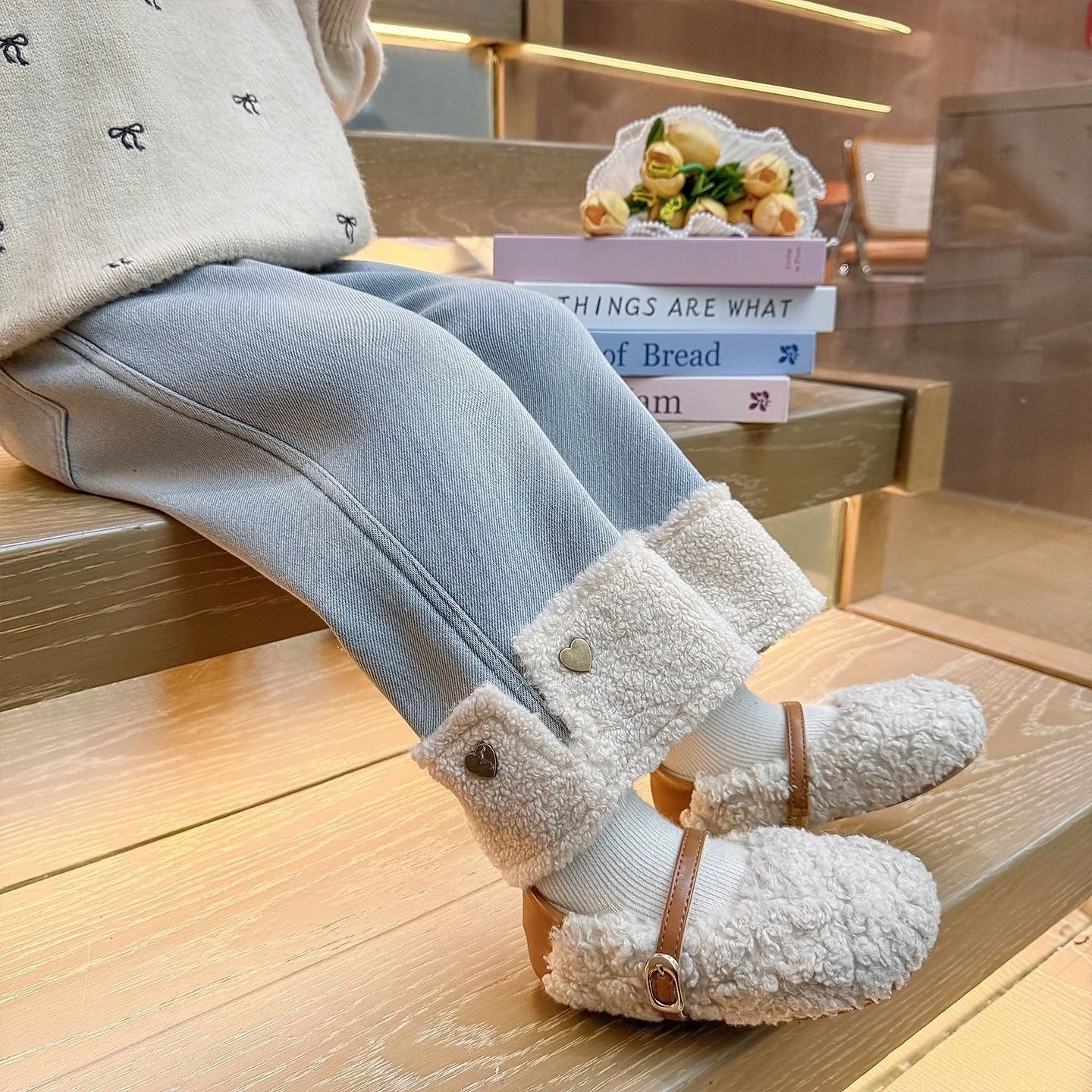 2026 Girls Fleece Lined Straight Leg Jeans Winter Thick Warm Denim Pants Kids Fashion Casual Trousers