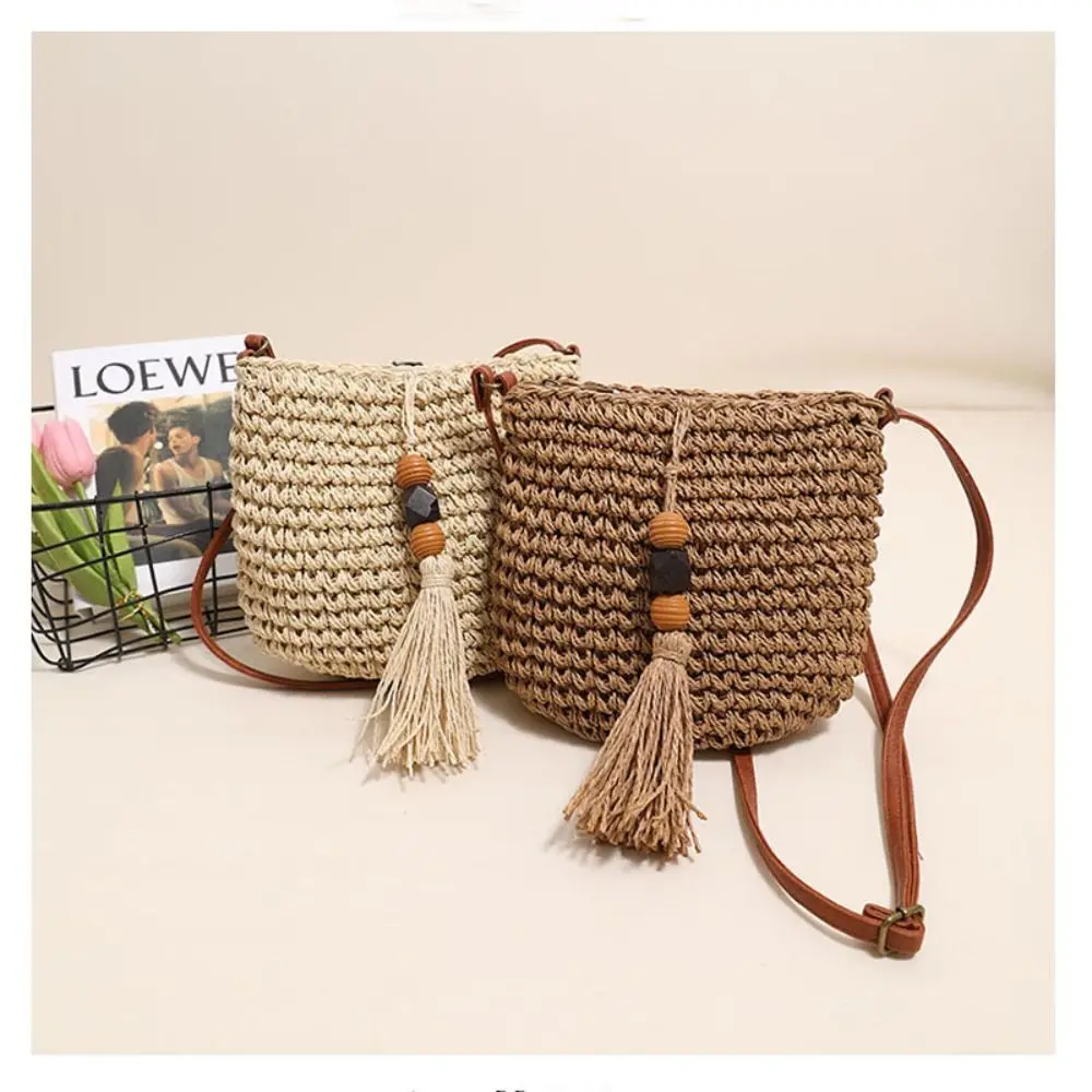 Women Beach Shoulder Purse All-Match Handbag Small Straw Crossbody Bag with Tassel Weave Clutch Bag