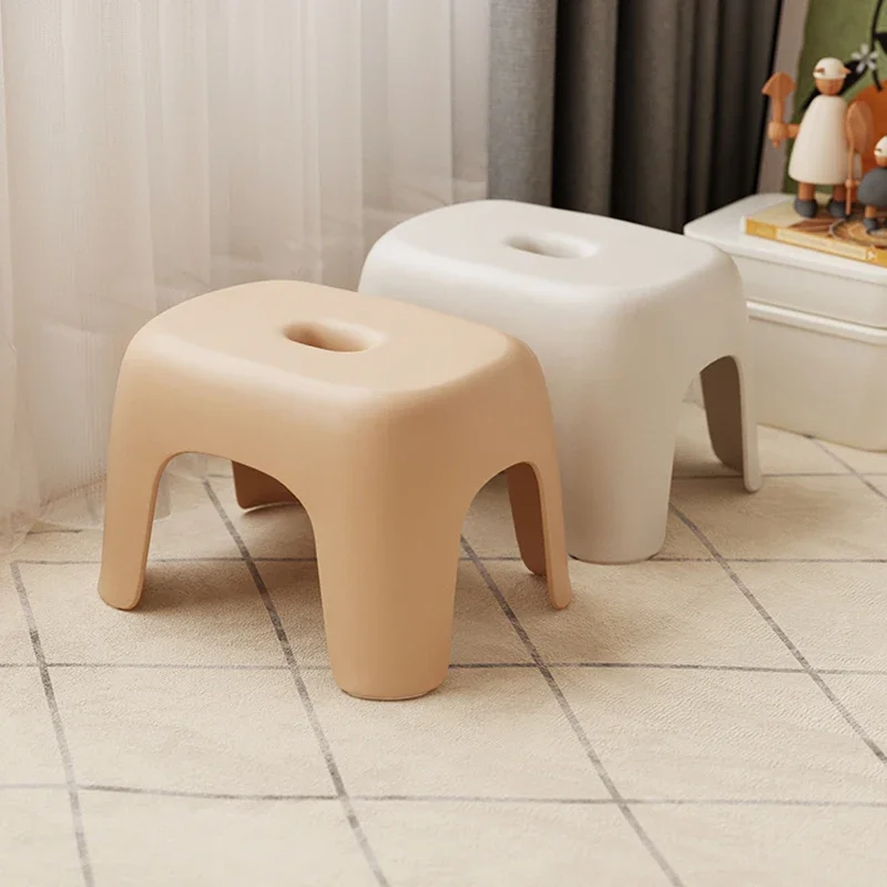 Pouf Nordic Step Stool Living Room Plastic Designer Gaming Foot Stool Space Saving Hallway Sex Modern Tabouret Patio Furniture