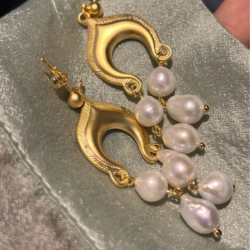 

Court Style Retro Fashion Pearl Earrings for Women Antique Gold Crafts Arc Matte Long Tassel Earings Wedding Jewelry Gifts