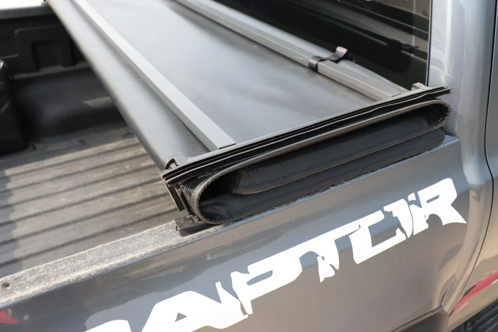 

Водонепроницаемая роликовая крышка для универсального пикапа, оптовая продажа с фабрики, выдвижная крышка для электрогрузовика Tonneau