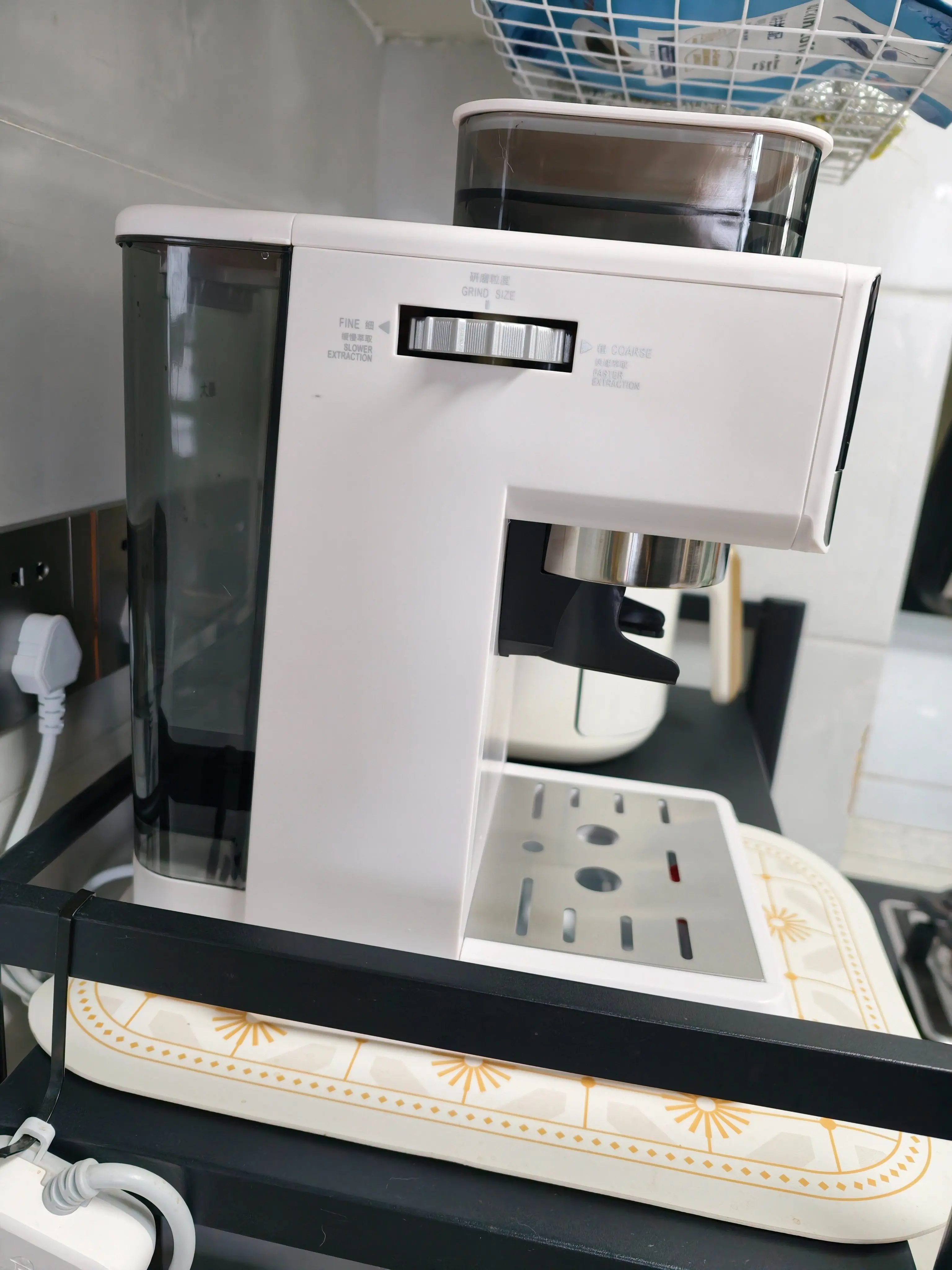 Smart Italian-Style Eco-Friendly Coffee Maker Dual-Extraction Grinding 1.8L Capacity Hot/Cold for Household Hotel Use EU/US