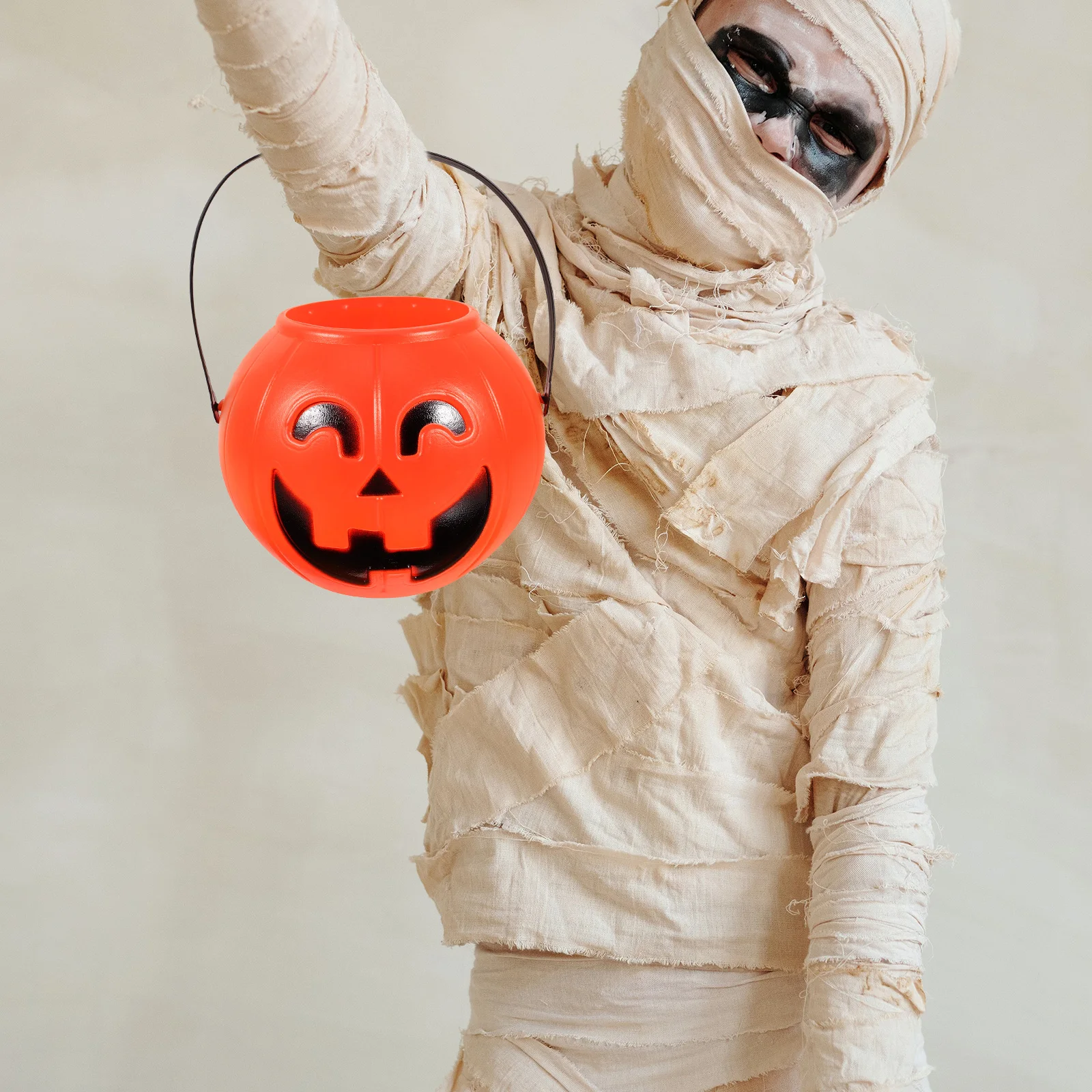 

17 Cm Pumpkin Bucket Halloween Party Favor Buckets Decorations Candy Bowl Holders for Portable Mini Candies