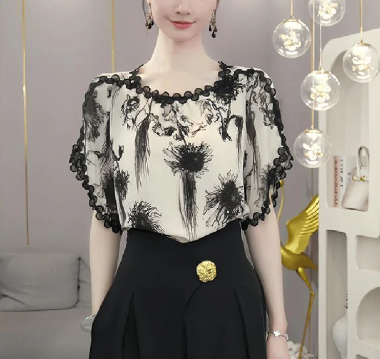

Summer Chiffon Top Retro Ink Flower Print Design Top with Lace Patchwork Casual Loose Short Sleeved O-Neck Top Woman Clothing