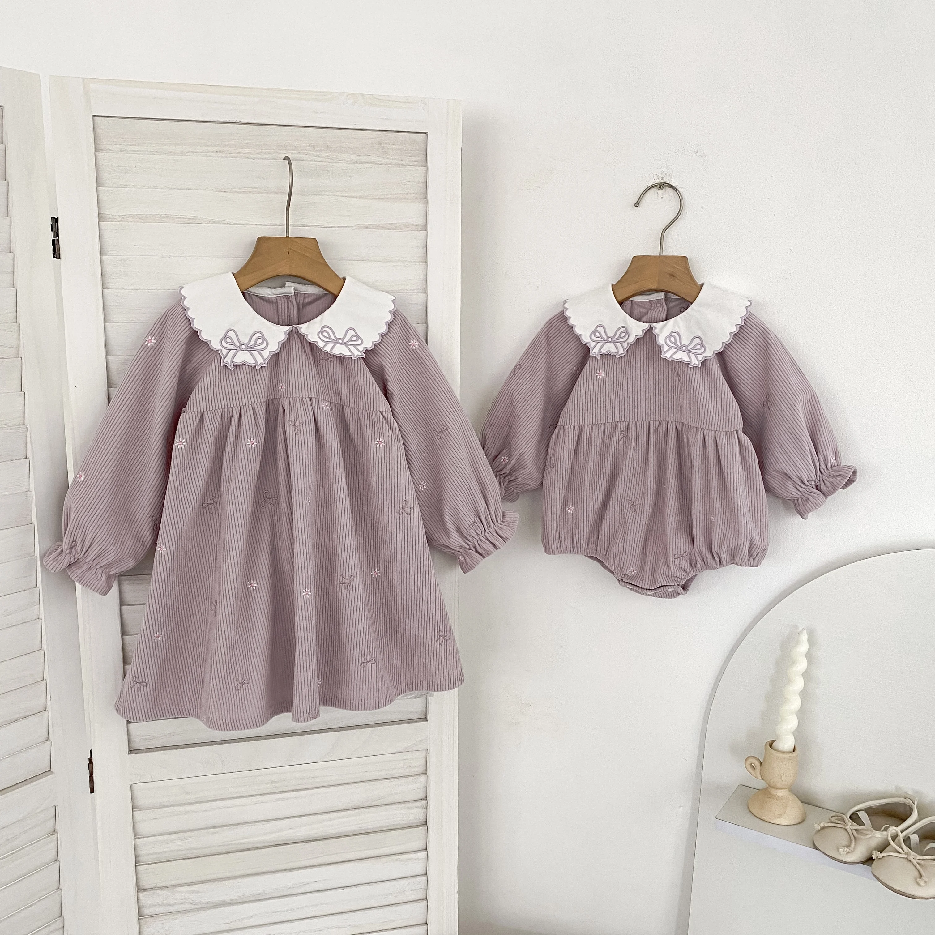 2026 Baby-Mädchen Cord-Strampler 0-24M Süßer Schleifenkragen mit Stickerei Langarm-Body für Kleinkinder Mädchen Frühling Winter Jumpsuit – Detail 18