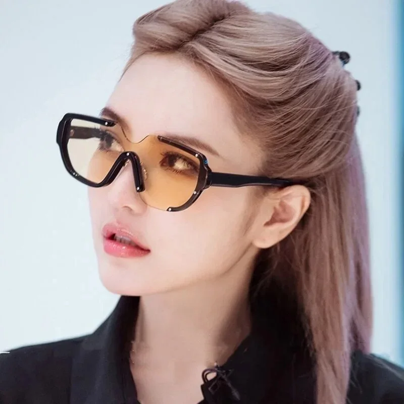 

Мужские и женские солнцезащитные очки знаменитостей в одном стиле, брендовый дизайн, встроенные цветные блоки, асимметричные индивидуальные солнцезащитные очки в большой оправе