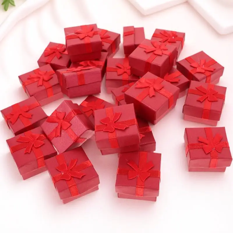 

Набор из 24 красных элегантных шкатулок для украшений: органайзеры для серег, ожерелий, браслетов, подарков, конфет, украшений для свадеб и вечеринок