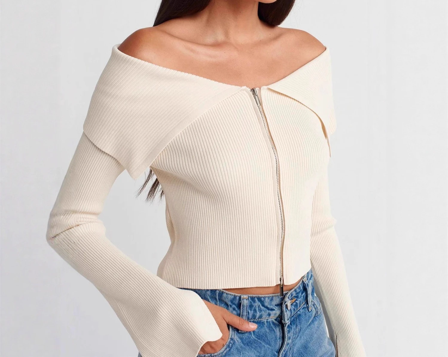 2025년 신상 스웨터 여성 오프숄더 루즈핏 슬림 숏 스타일 긴팔 탑 코트