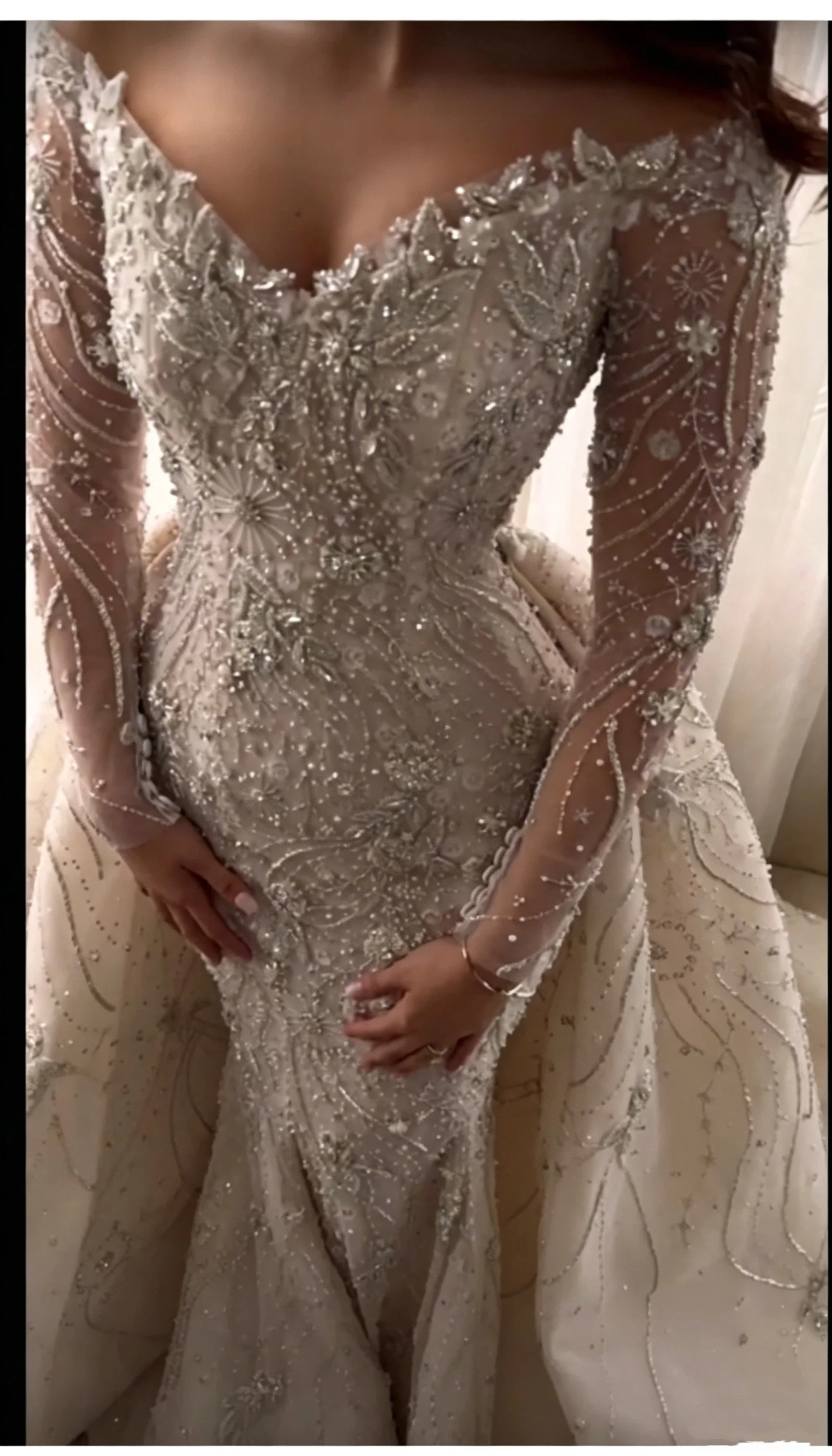 

Luxurious Mermaid Lace Crystal Decal Women's Wedding Dress Sexy V Long Sleeved With Detachable Skirt Bridal Gown Customized