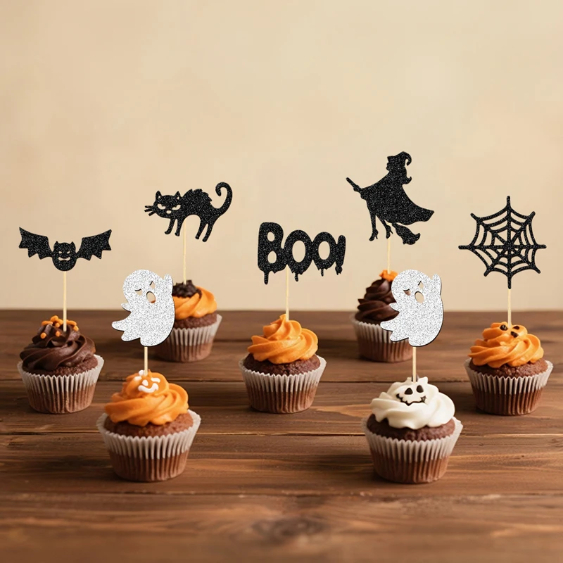 NUBECOM 24 Stück Halloween-Kuchenaufsätze, Party-Cupcake-Topper, Picks, glitzernde Hexe, Fledermaus, Spinnennetz, Boo, Katze, Geister-Kuchendekorationen – Detail 10