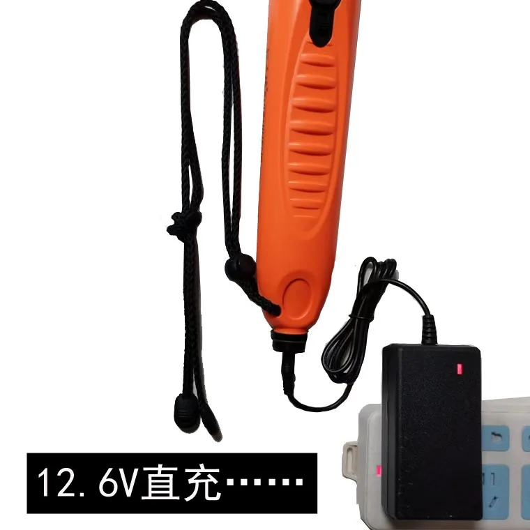 H19 diving flashlight P70 high-power strong light LED professional diving salvage photography fill light.