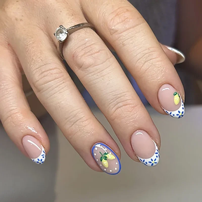 24-teiliges Mandel-Nagelset zum Aufkleben, tragbare Nagelspitzen mit Blumen-, Perlen- und Polka-Dot-Design, künstliche französische Fingernägel für Damen – Detail 7