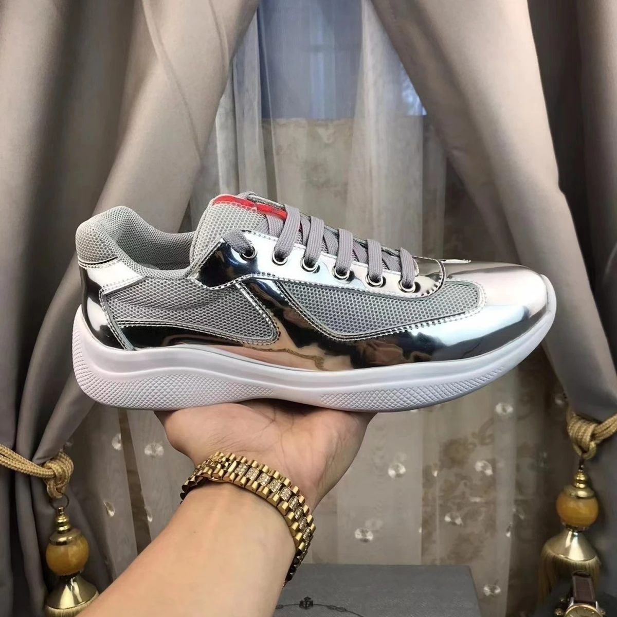 P أحذية رياضية راقية جديدة، أحذية شبكية لامعة، أحذية زوجية متعددة الاستخدامات، أحذية كاجوال ملونة، أحذية لوحية، أحذية اللياقة البدنية