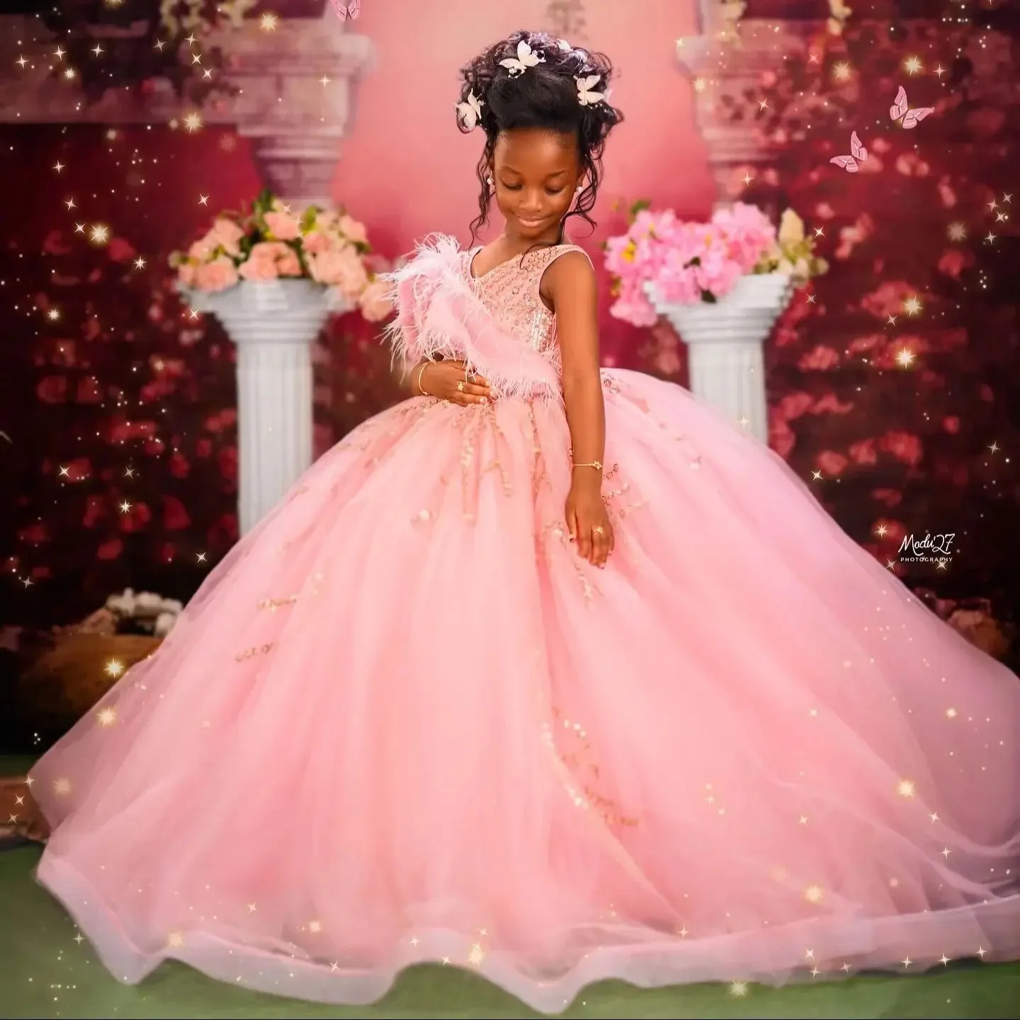 

Pink V-Neck Flower Girl Dresses For Wedding Sequins Feather Floor Length Girl Birthday Party Banquet Princess Gown Customized