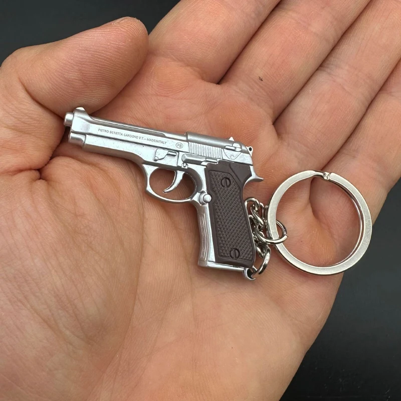 Mini m92f M1911 Small Gun, Metal Keychain, Creative Pendant Simulation Pistol Model