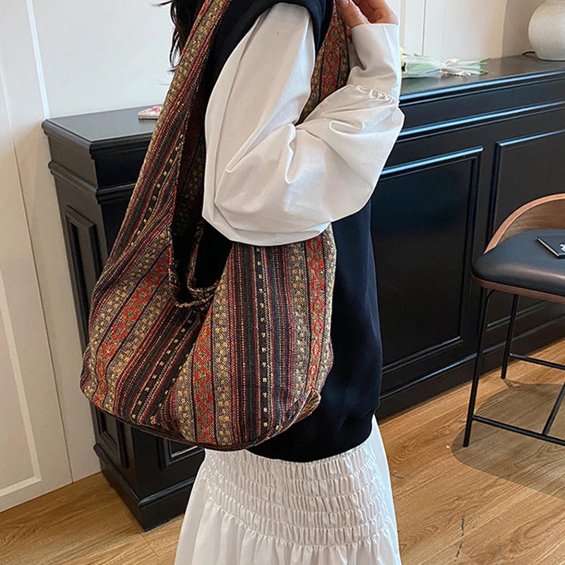Damen Boho Chic Aztec Tote Bag Ethnic Sling Umhängetasche Schultertasche für Arbeit Reisen Lady Stricken Canvas Gypsy Hippie Bag – Detail 4