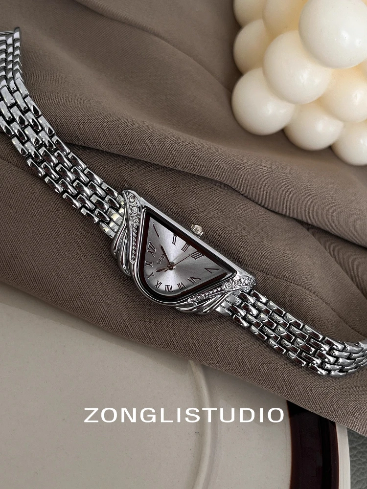 

Light Luxury Irregular Women's Watch Design High Sense Women's Quartz Watch Retro Exquisite Women's Watch