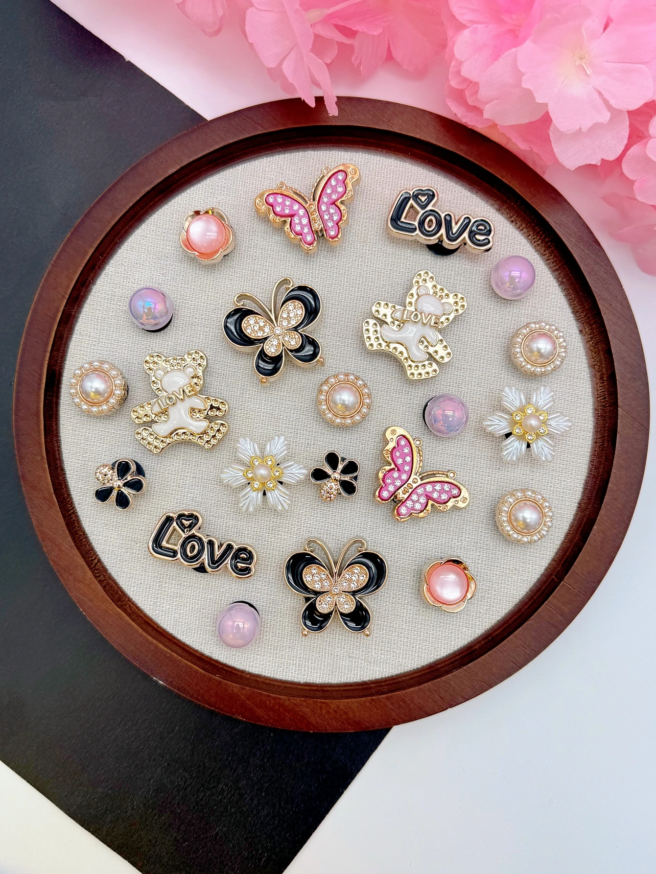 22 Pieces of Fashionable Shoe Decorations for DIY Casual Accessories - Fun and Multi-functional Personalized Shoe Ways