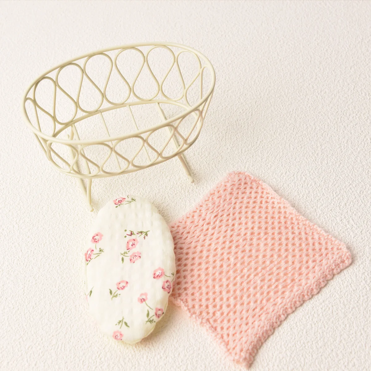 Spielhaus Simulation Möbel Spielzeug 1:8-1:12 Schmiedeeisen Wiege mit Decke Geeignet für Bjd Ob11 Puppenhaus Dekoration