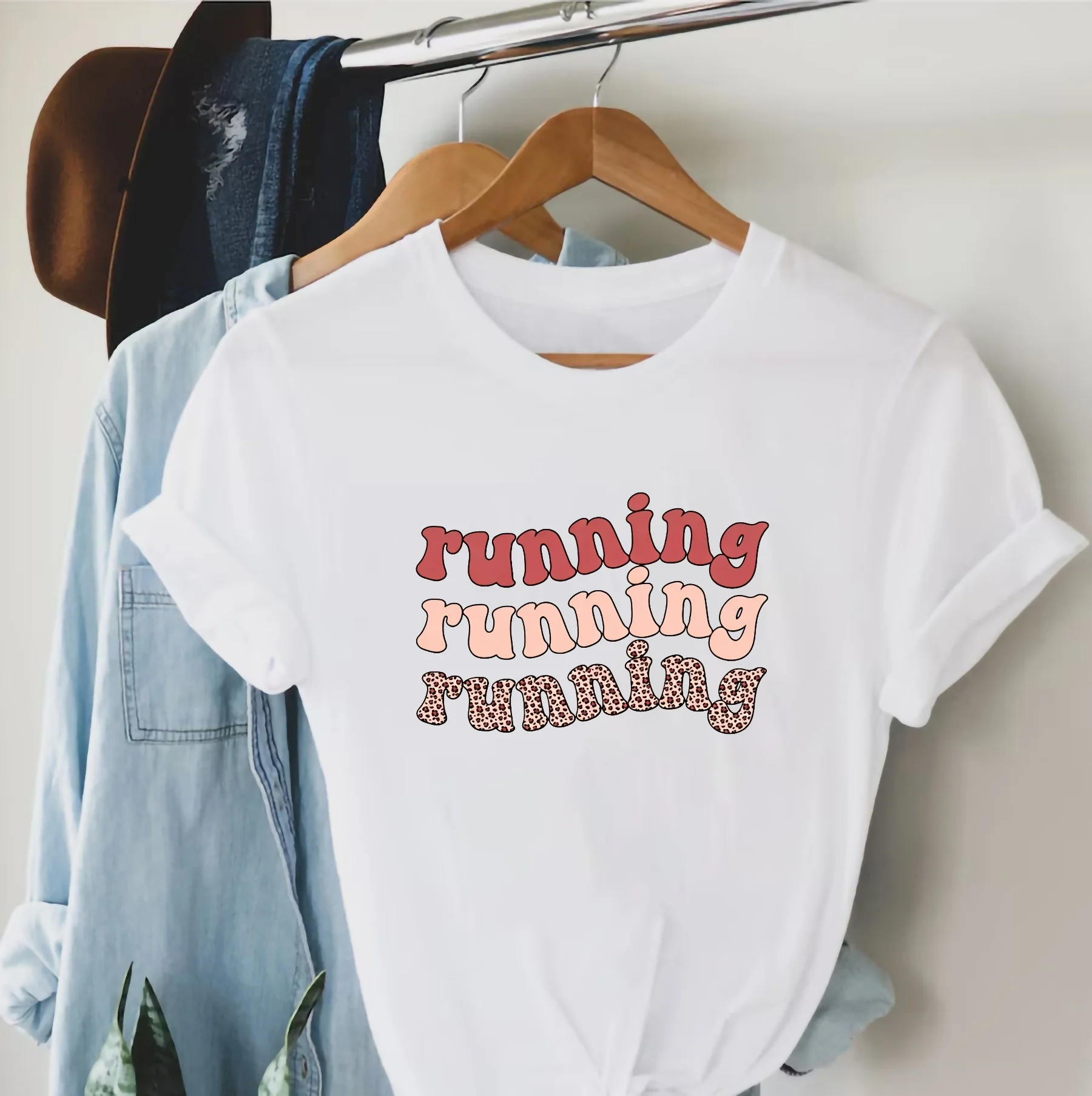 Running Y2K Vintage T-Shirt | Women's Loose Fit Casual | Leopard Retro Runner Top Streetwear