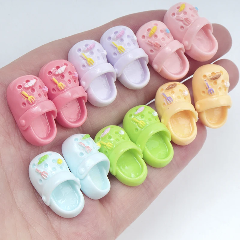 10/100 Peças Mini Chinelos Realistas de Resina com Base Plana Cabochon para Acessórios DIY de Laços de Cabelo, Scrapbook, Figuras e Decoração de Celular