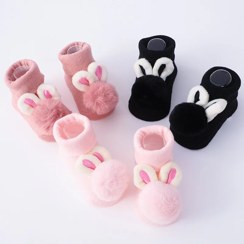 Ensemble de chaussettes courtes pour bébé fille, bandeau de sauna, boule en peluche mignonne, accessoires photo pour nouveau-né, 2 pièces