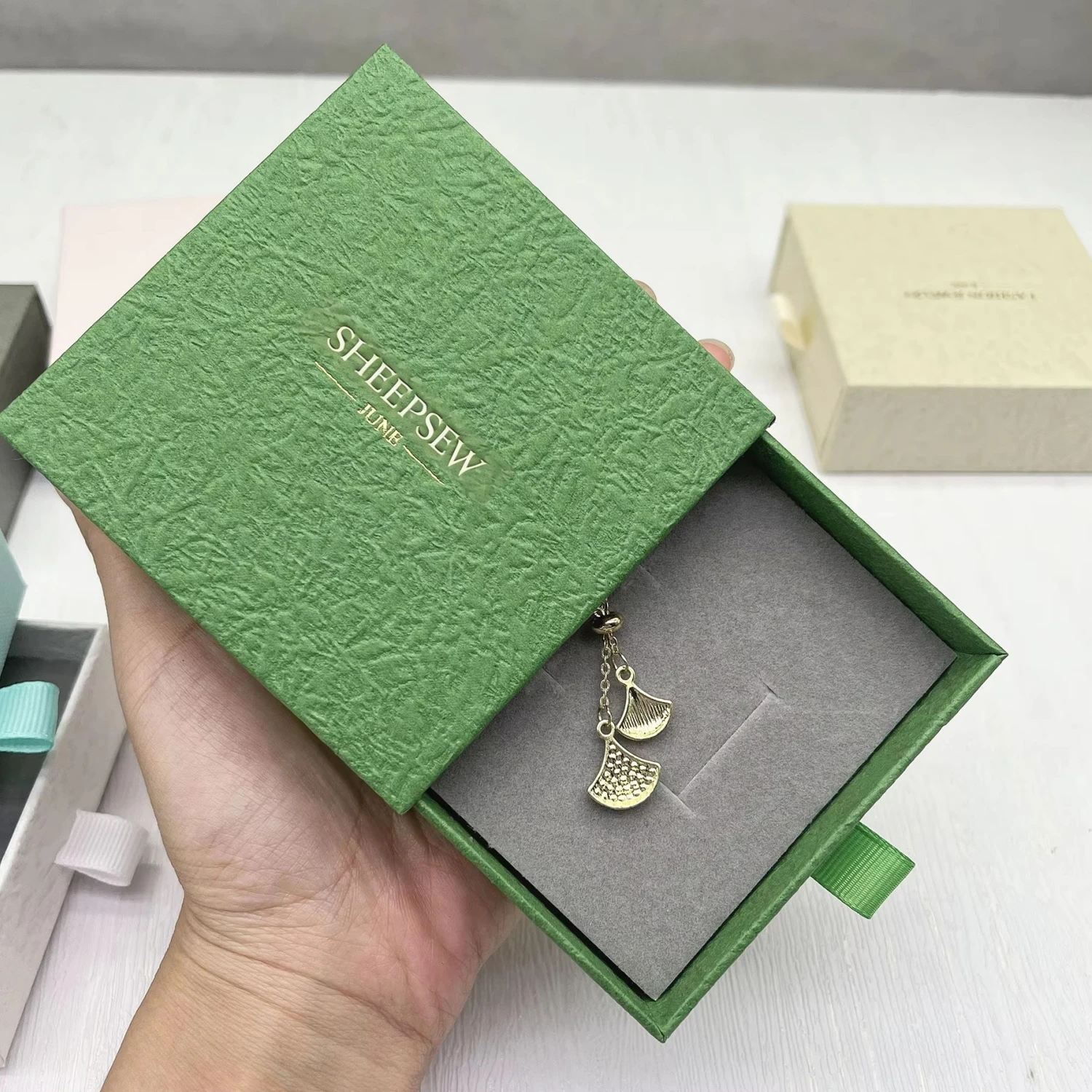 

20 шт., роскошные серьги, браслет, ожерелье, коробка для колец, упаковка для ювелирных изделий, коробка для рисования и сумка, выдвижной ящик, бумажная шкатулка для драгоценностей