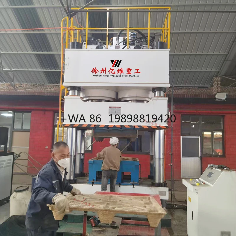 Automated Production of Wood Chip and Sawdust Forklift Pallets 1600-Ton Hydraulic Press Machine for