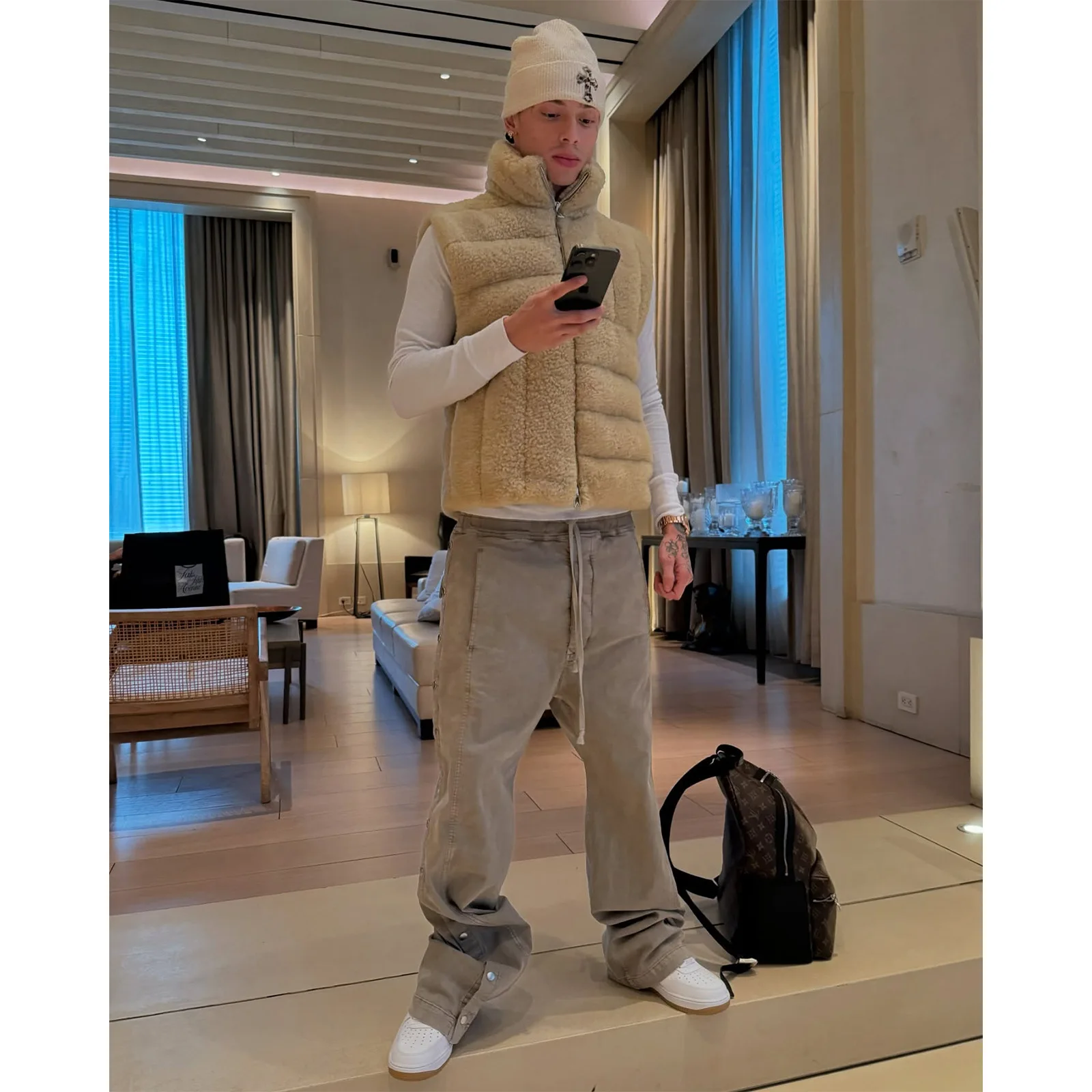 

Rick RO RICK style hip-hop street washed and distressed smoke grey floor-length button-down jeans