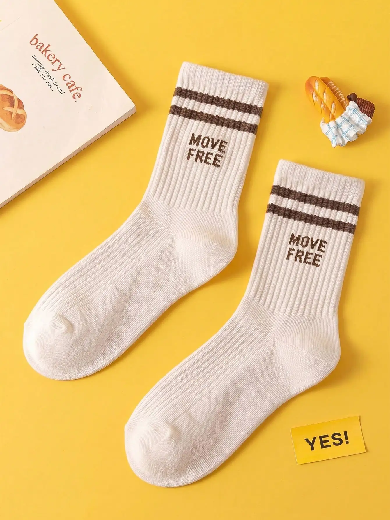 3 Pairs of Off-White Lettered Mid-Calf Socks, Striped Knit Casual Street Style Mid-Calf Socks, with a Simple yet Stylish Overall Design, Suitable for Daily Commuting, Casual Wear, Themed Parties, Holiday Gifts, and Outfits That Promote a Relaxed Vibe at Home