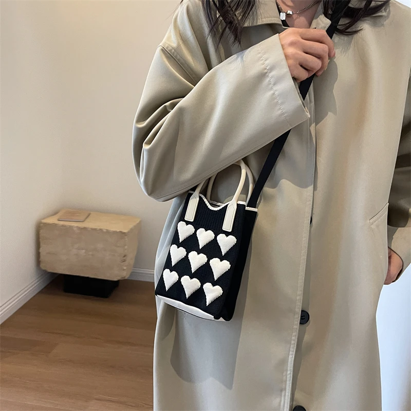 Cute Love Heart Handbag 2023 Trend Brand Square Shoulder Crossbody Bag For Women Designer Knitting Hand Bag Portable Phone Purse