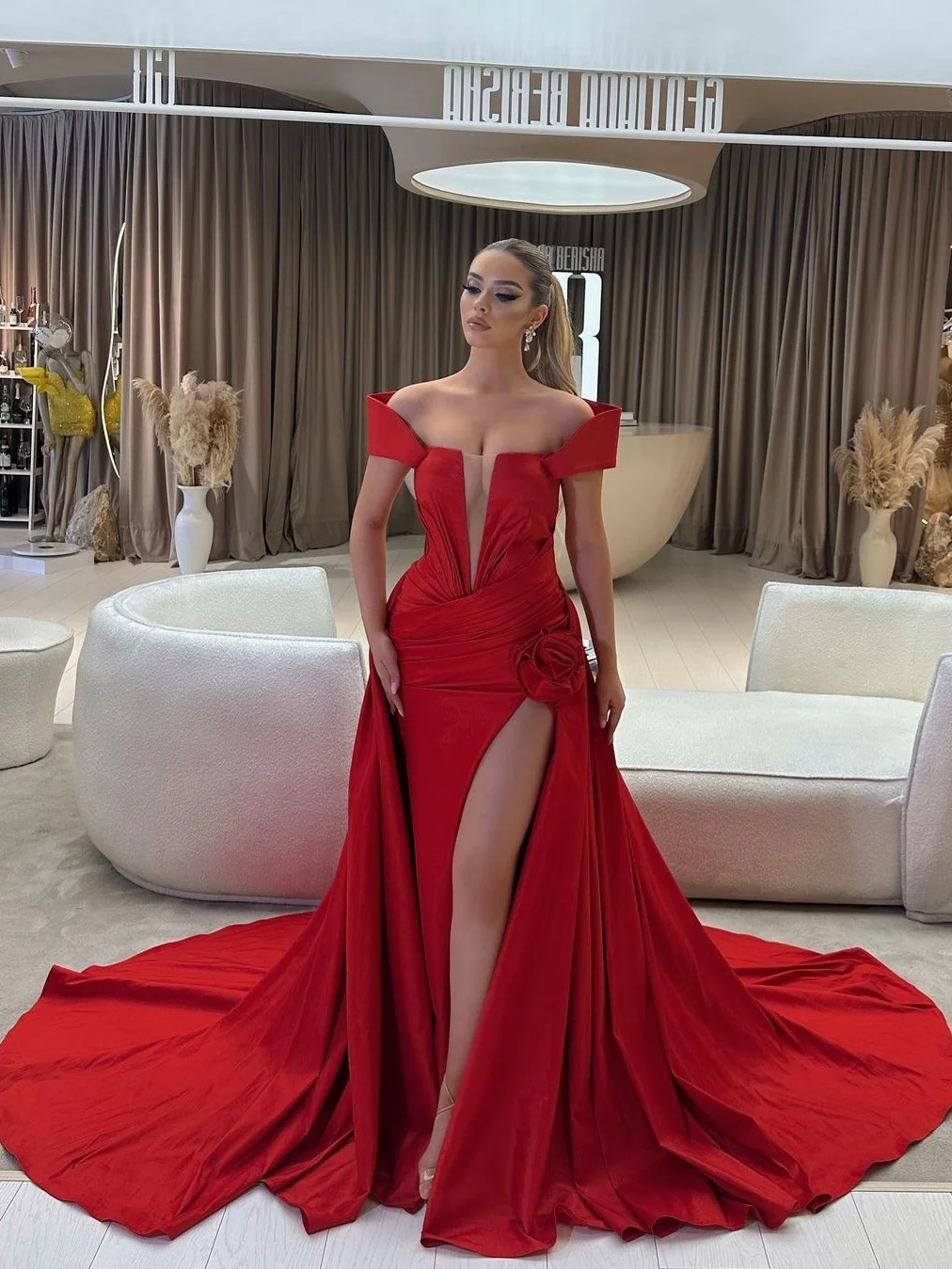 تخصيص أزياء جيرسي مستقيم قبالة الكتف الزهور فساتين السهرة حمالة قطار لوحة حمراء قصيرة الأكمام Pr #3