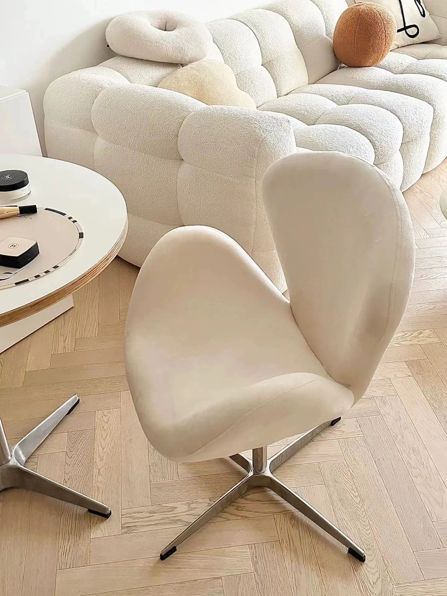 Small Sofa Home Furniture Comfortable Living Room Chair Minimalist Lifting Office  Makeup Sto Wrap Swan Leisure Chair