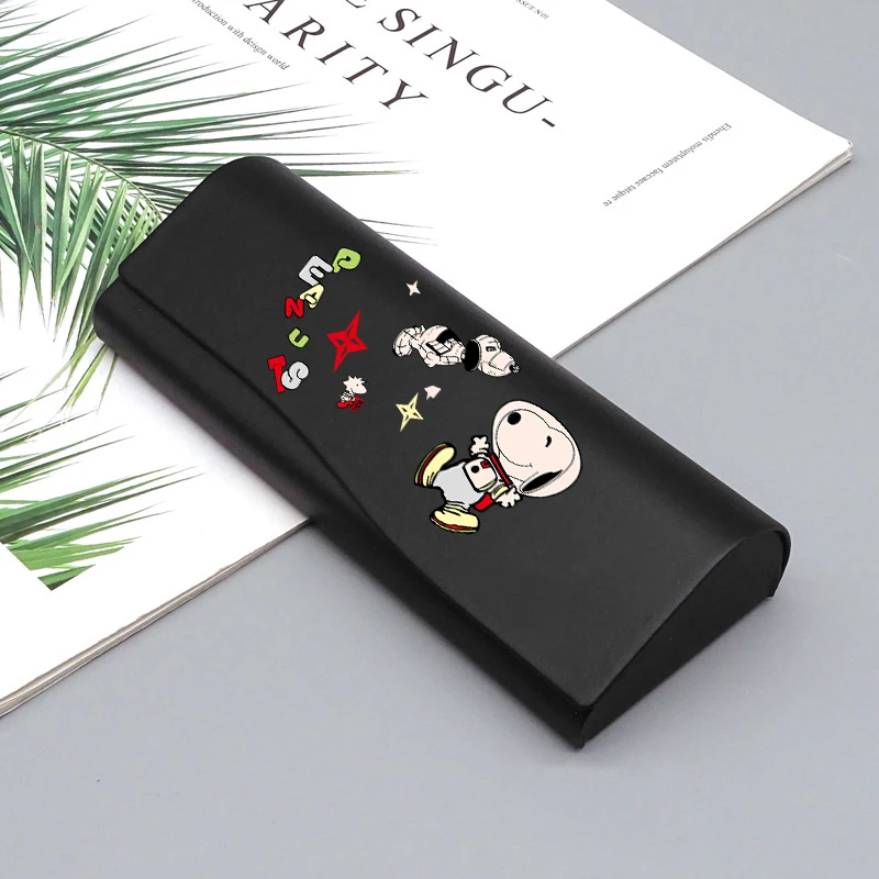 

Snoopy Glasses Case Safe Sturdy Comfortable Eyeglass Case Cute Cartoon Anime Pattern Glasses Case Children's Birthday Gift