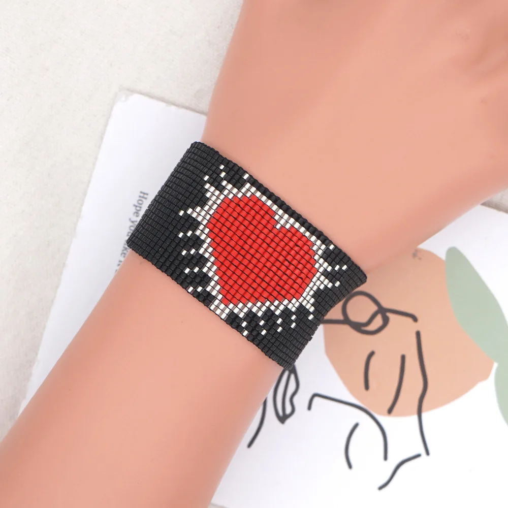 

ZGMXR-Colorful Hand-Woven Rice Bead Bracelet for Women, Adjustable, Bohemia, Simple, Heart Shape Pattern, Fashion Accessory