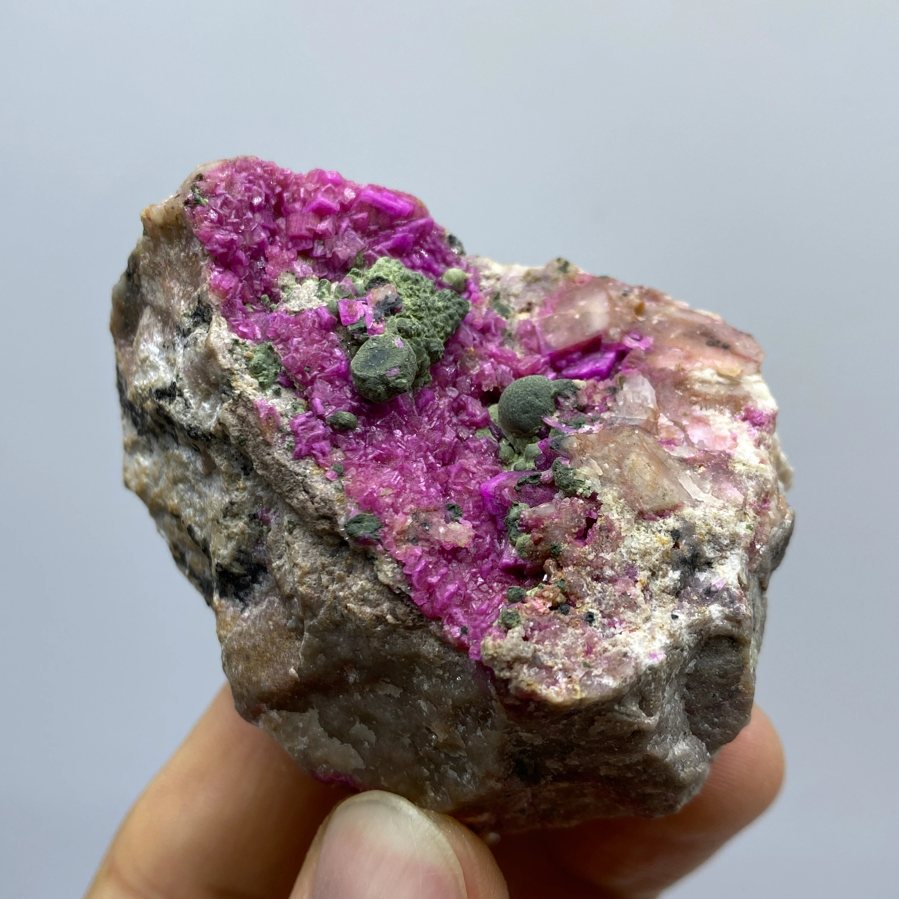 Natural Congo Ancient Calcite And Malachite Coexisting Specimen Teaching Meditation Home Decoration Gift Collection