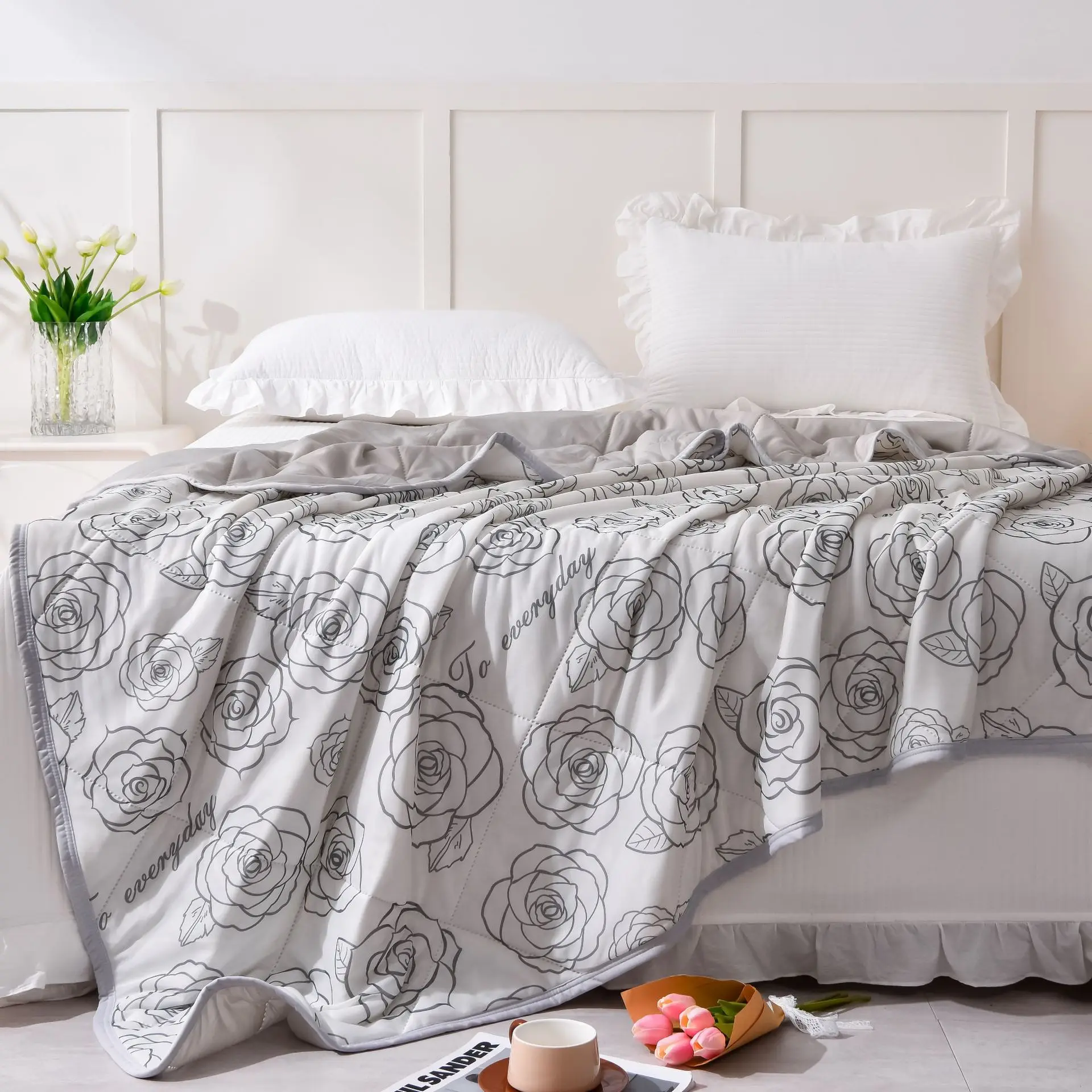 1pc Cooling Summer Quilt, Floral Print,High-Quality Summer Quilt, Machine Washable, Non-Clumping, Skin-Friendly, and Breathable