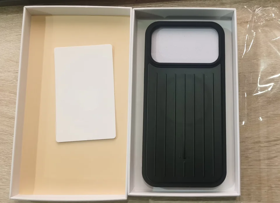 Funda para iPhone 17 Pro Max con patrón de rayas 3D electroplateado, aleación de aluminio a prueba de golpes con caja y logo 2