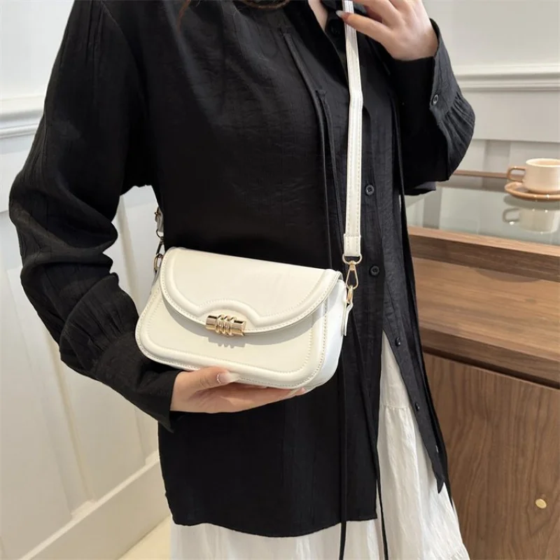 حقيبة كروس من جلد البولي يوريثان الفاخرة البسيطة للنساء، صغيرة أنيقة ونحيفة للاستخدام اليومي