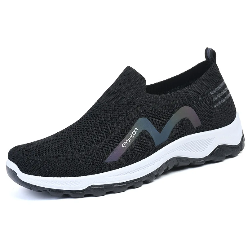 Spring and Summer Hot Selling Mesh Men's Sports Shoes with Soft Soles and Soft Surfaces