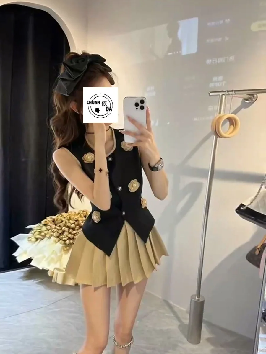 

Fashionable Small Fragrance Style Set round Neck 3D Flower Embellished Pleated Skirt And Vest Two Piece Summer Outfit fo...