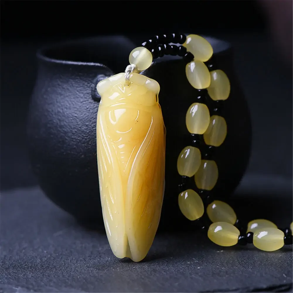 Fashion Jade Cicada Carved Amulet Lucky Pendant Beads Necklace Fashion Jewelry