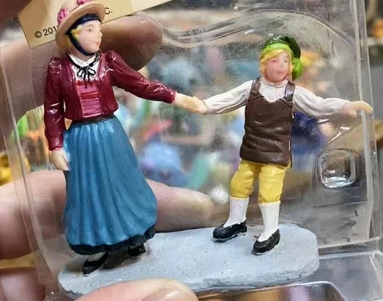 

Resin figure mental psychological sand table game box court therapy hand in hand