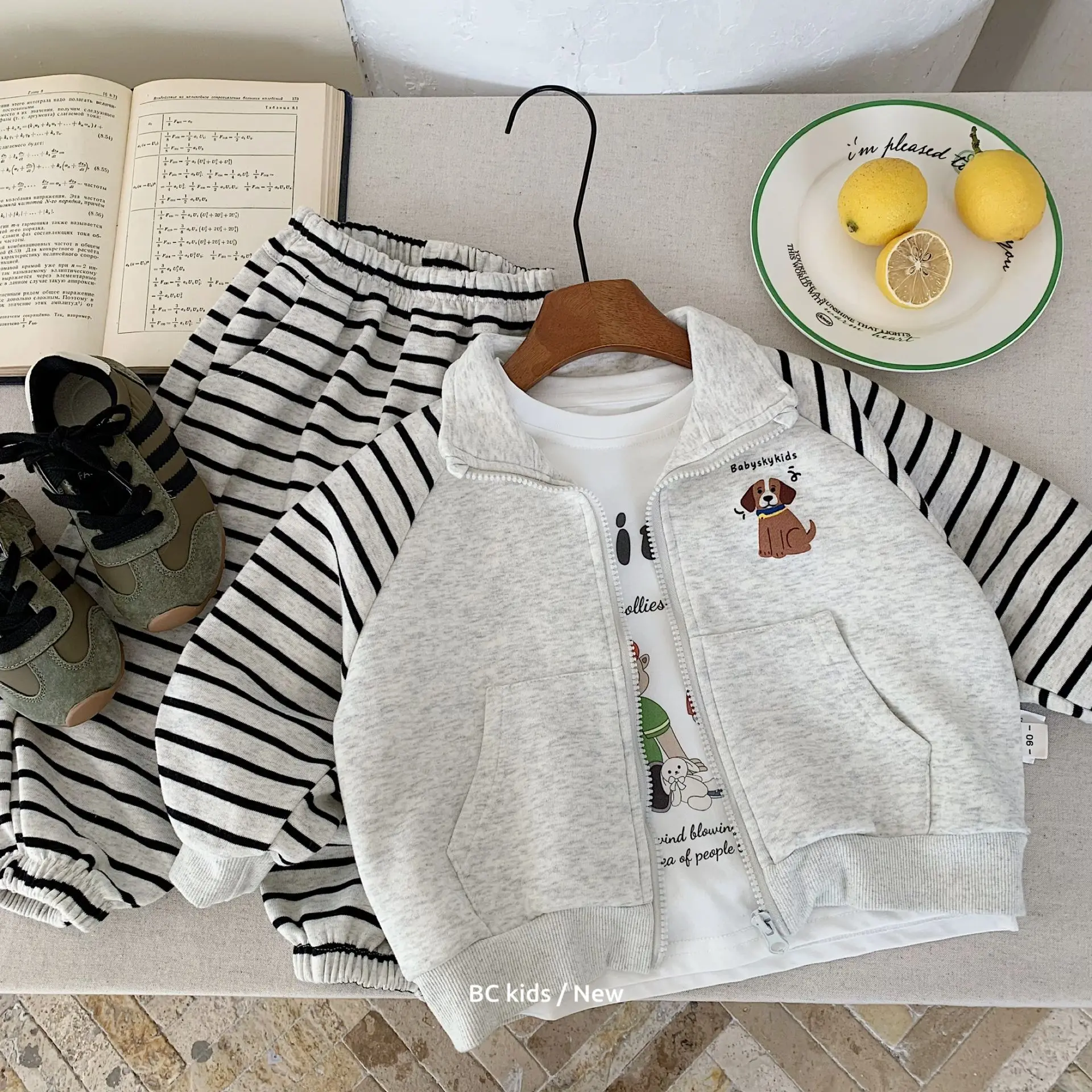 

Kids Baby Boys Autumn Sets Cartoon Dog Printed Coat+Striped Elastic Waist Pant 1-8Y Boys Sets Long Sleeves Baby Boys Sport Sets