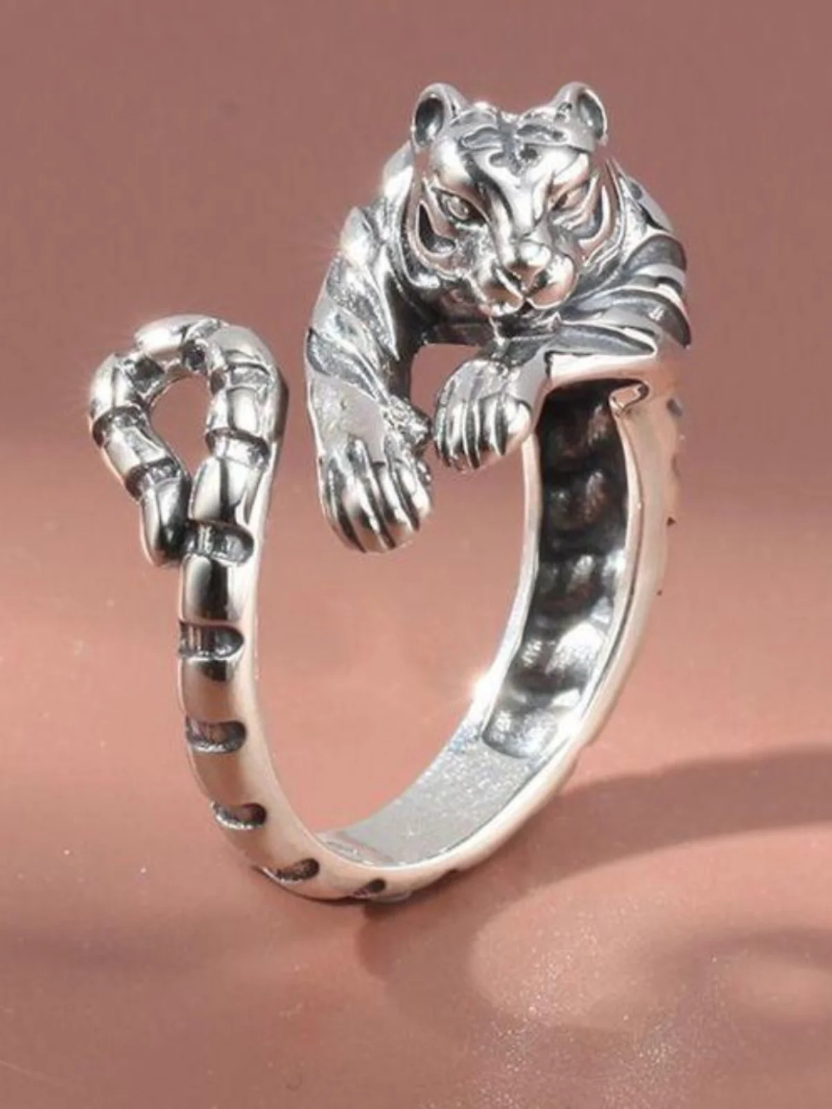 

Cool Silver Tiger Shape Ring Open Style for Men And Women Fashionable Unique Design Outburst No Brand Registered Trademark