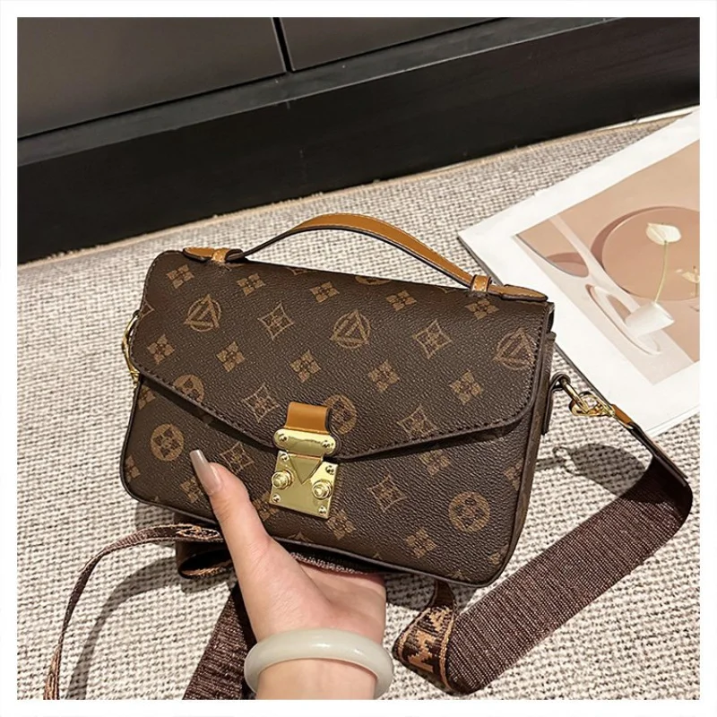 Popularna klasyczna damska torba listonoszka ze skóry - luksusowe markowe torebki elegancki design od znanej projektantki