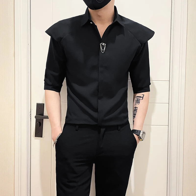 

Роскошный дизайн с плечами, мужские классические рубашки с короткими рукавами, однотонная мужская рубашка на пуговицах в благородном стиле, вечерние, сценические, танцевальные, облегающая мужская одежда